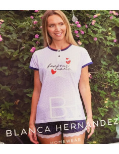 PIJAMA BLANCA HERNÁNDEZ...